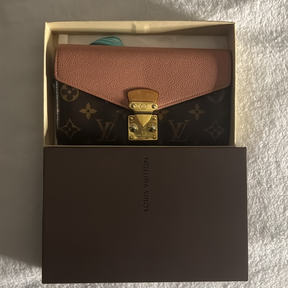 Louis Vuitton Peach and Brown Monogram Clutch